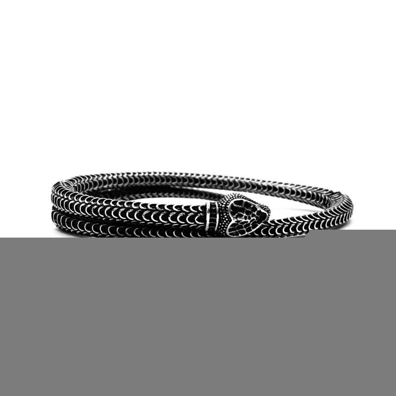 G*u*i bracelets